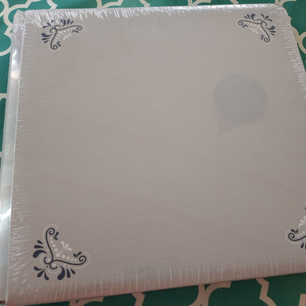 Creative Memories CM 12 X 12 North Pole Scrapbooking Album